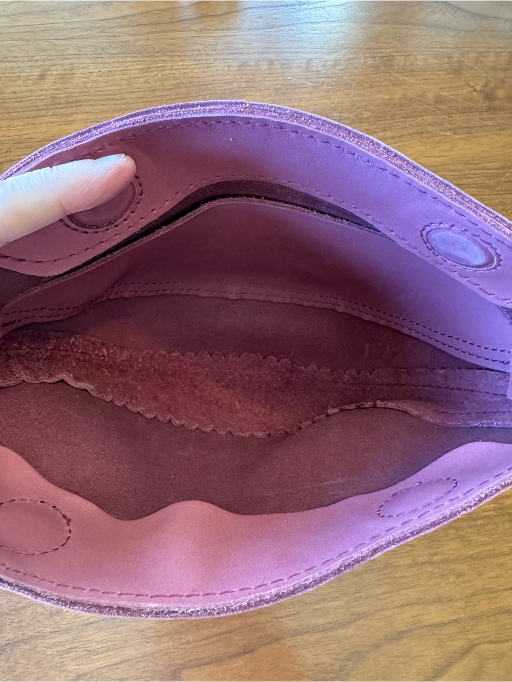 Portland Leather Koala Sling Bag - Picture 8 of 15